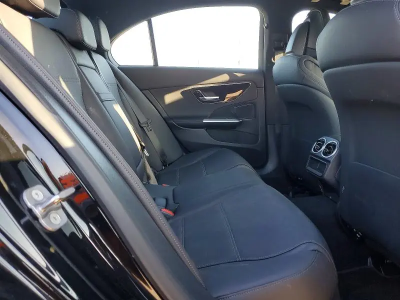 2025 MERCEDES-BENZ C 300  