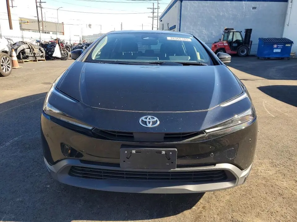 2024 TOYOTA PRIUS LE  