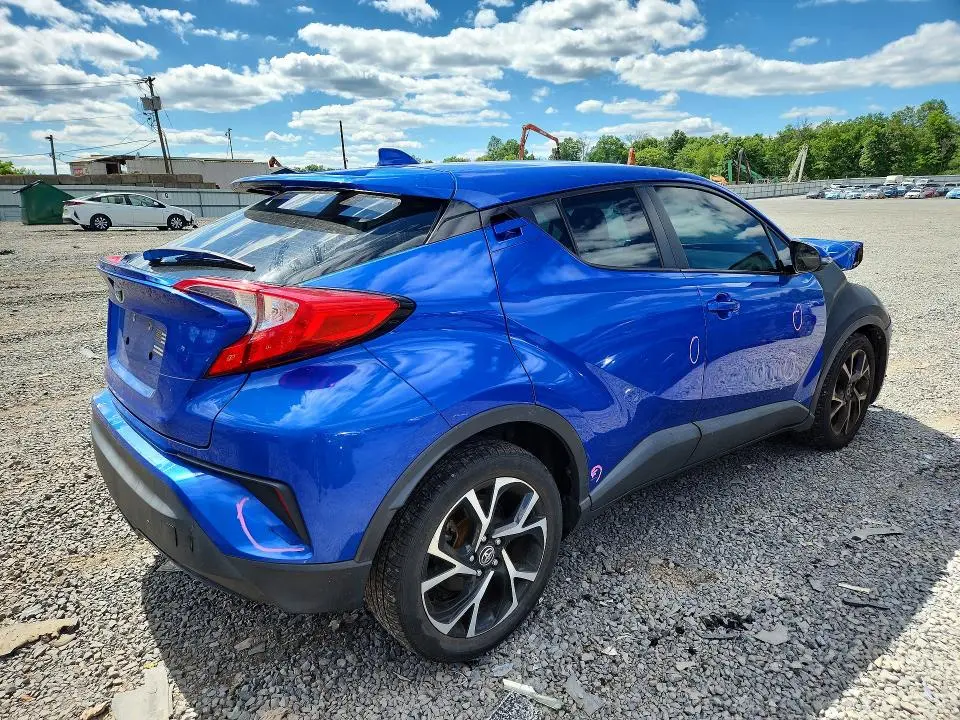 2019 TOYOTA C-HR XLE  