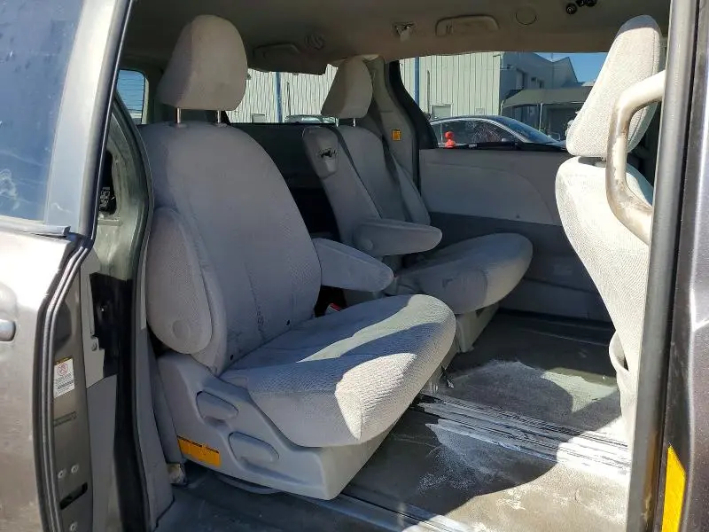 2012 TOYOTA SIENNA LE  
