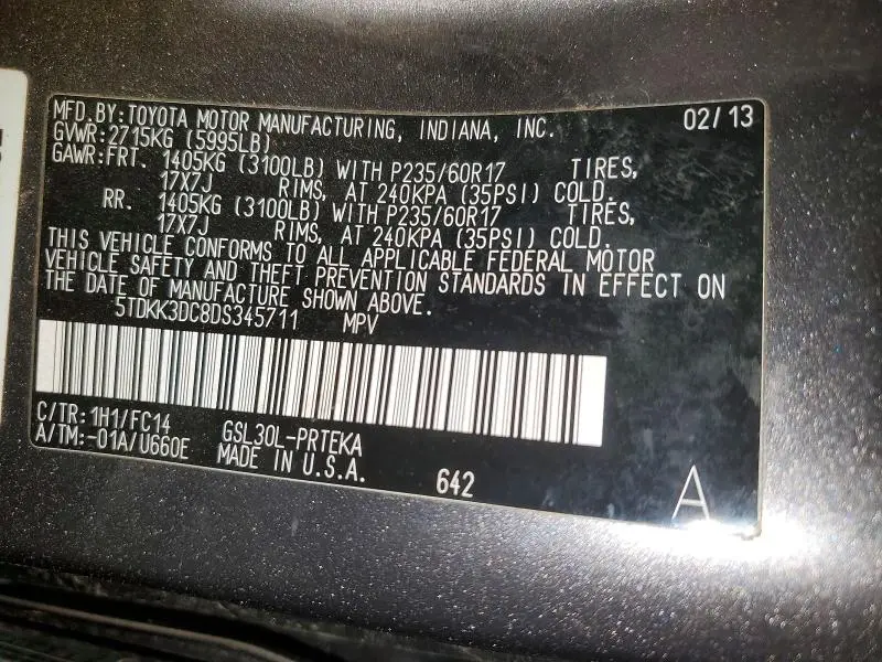 2013 TOYOTA SIENNA LE 8-PASSENGER  