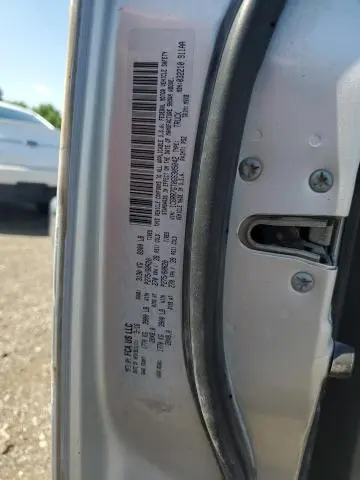 2016 RAM 1500 SLT  