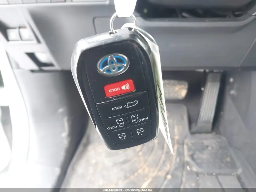 2022 TOYOTA SIENNA XSE