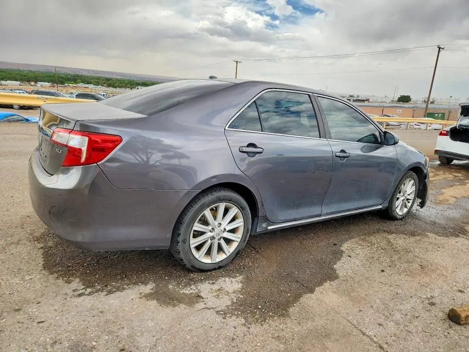 2013 TOYOTA CAMRY XLE  