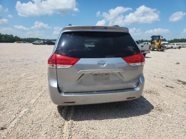 2011 TOYOTA SIENNA LE  