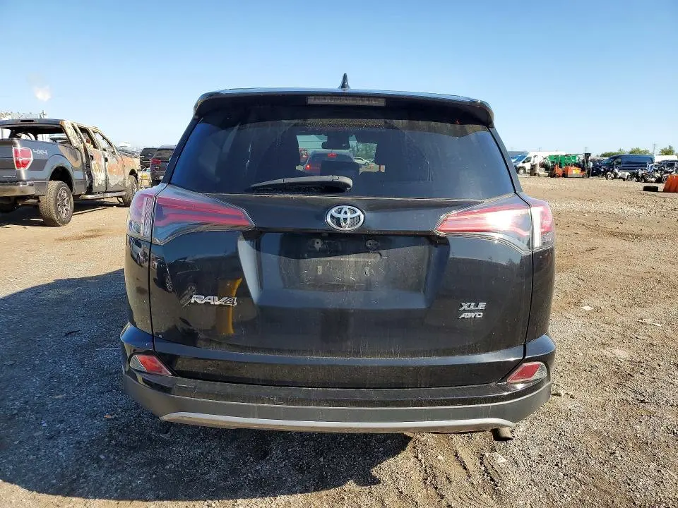 2018 TOYOTA RAV4 XLE  