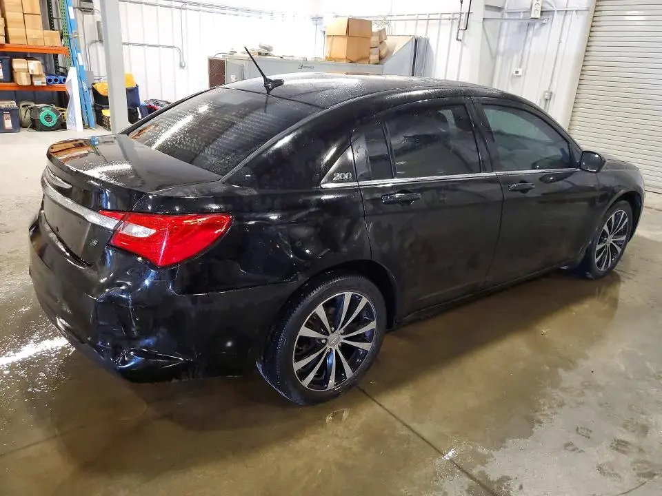 2011 CHRYSLER 200 S  