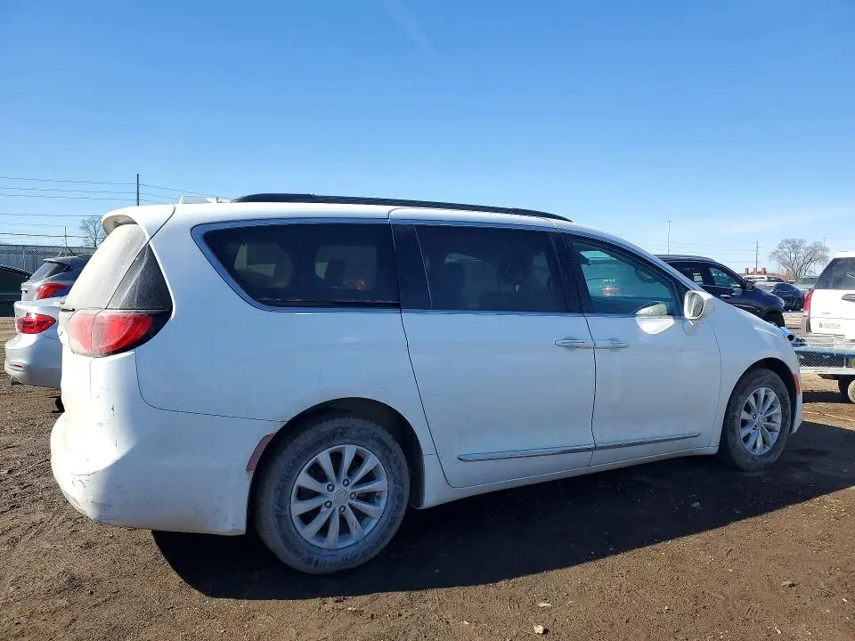 2017 CHRYSLER PACIFICA TOURING L  
