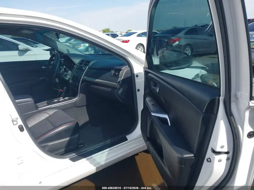 2017 TOYOTA CAMRY SE