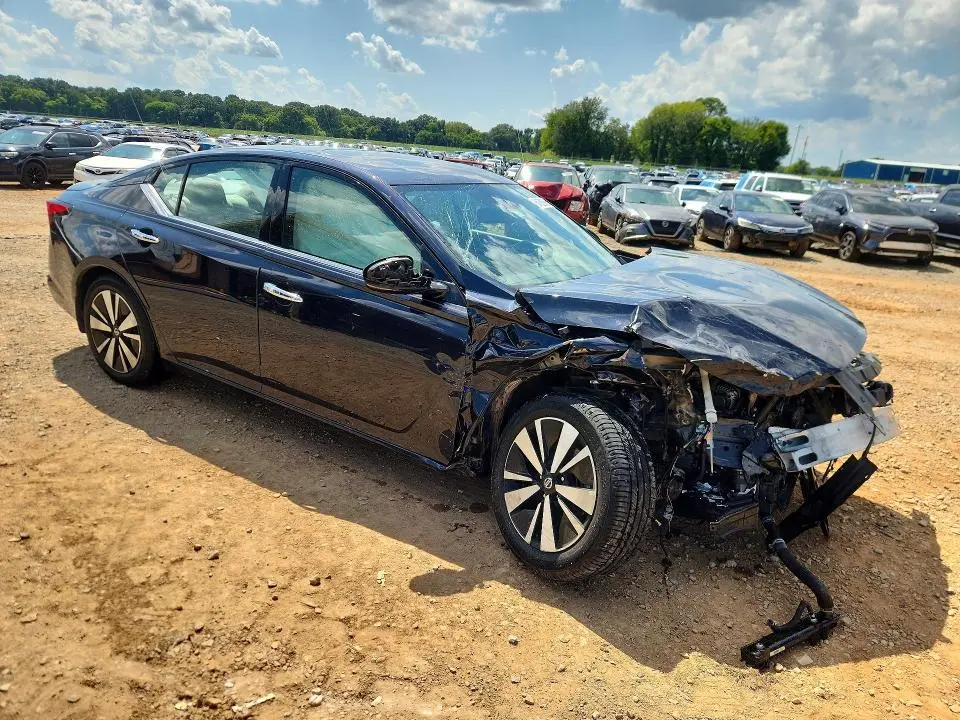 2019 NISSAN ALTIMA SV  