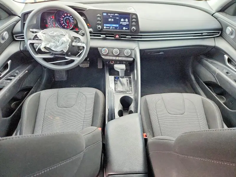 2021 HYUNDAI ELANTRA SE  