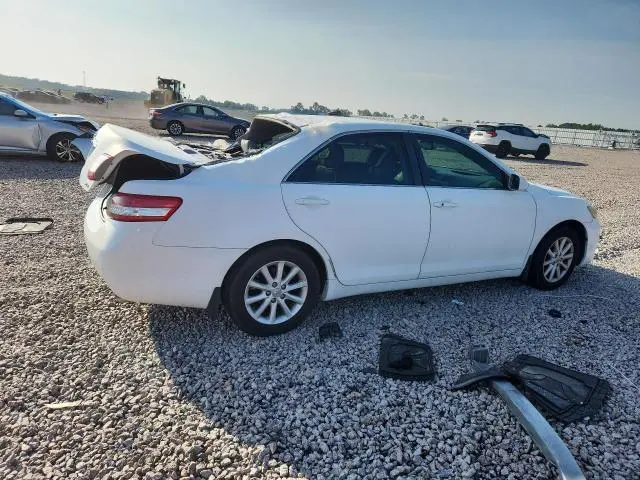 2011 TOYOTA CAMRY XLE  