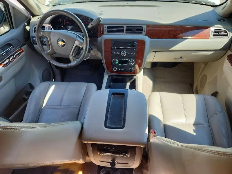 2011 CHEVROLET SUBURBAN K1500 LT  