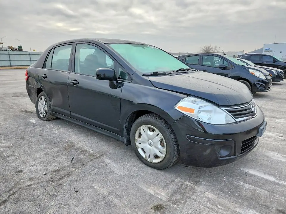 2011 NISSAN VERSA S  