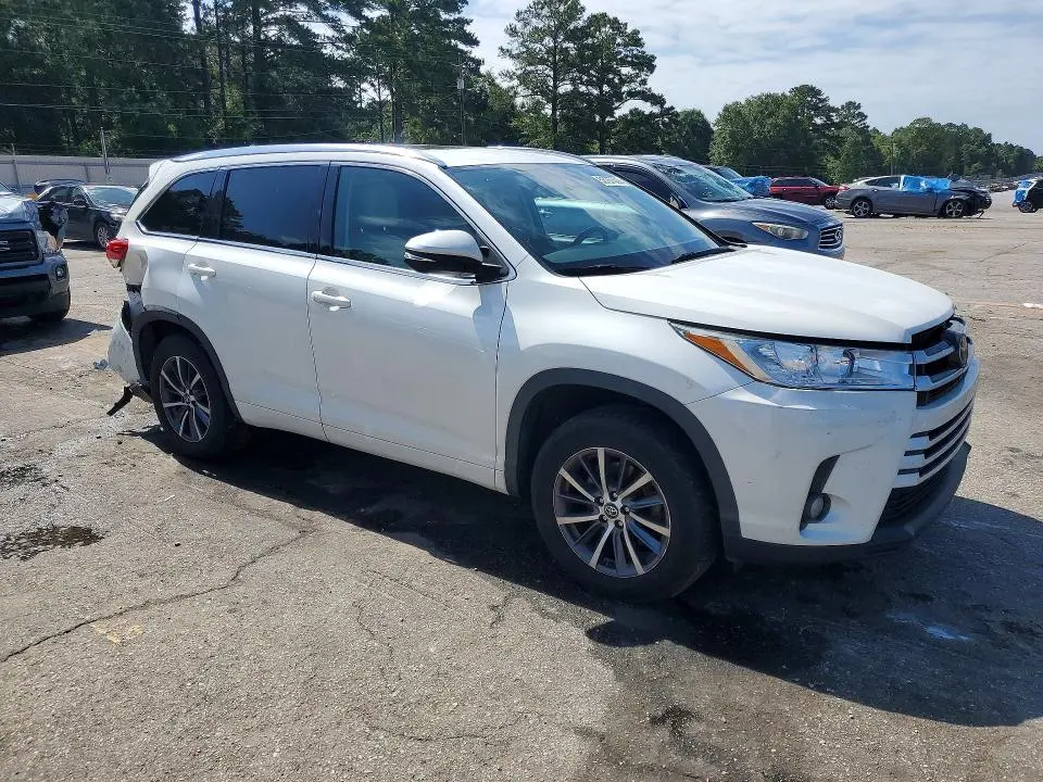 2017 TOYOTA HIGHLANDER XLE  