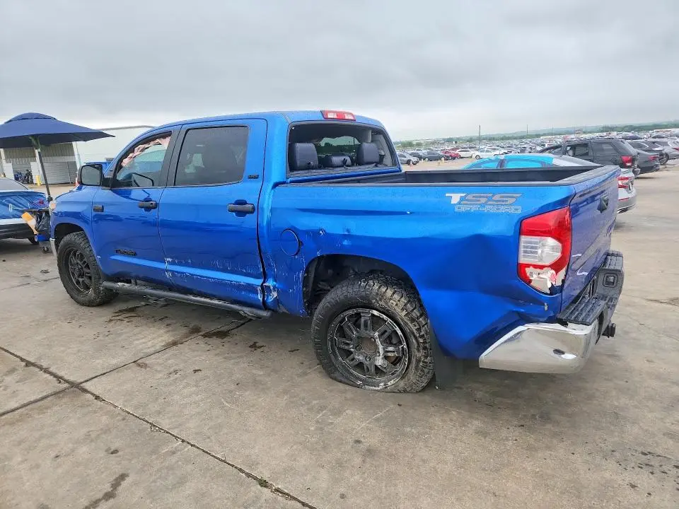 2016 TOYOTA TUNDRA CREWMAX SR5  