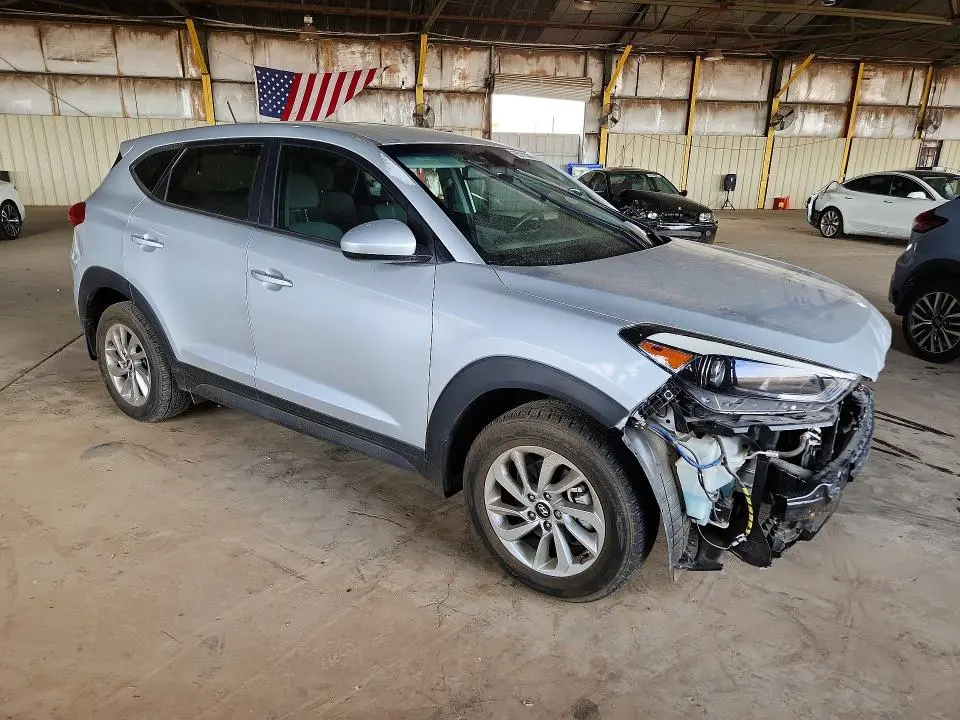 2016 HYUNDAI TUCSON SE  