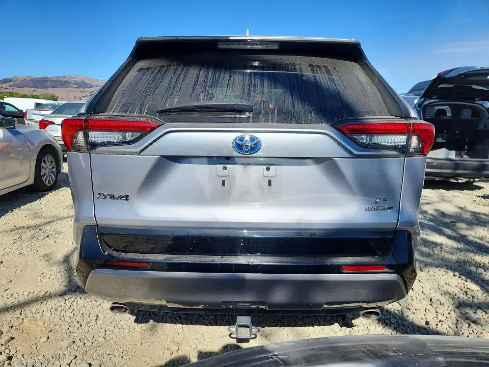 2022 TOYOTA RAV4 SE  