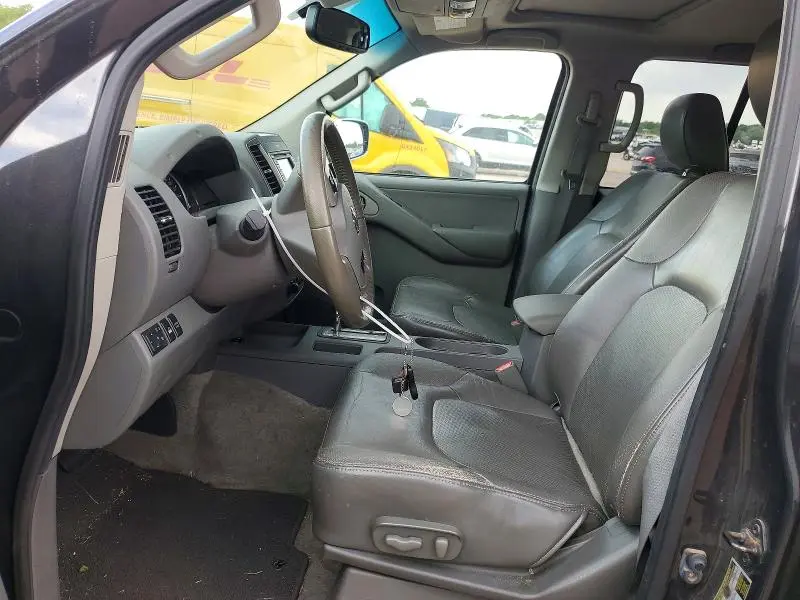 2013 NISSAN FRONTIER S  