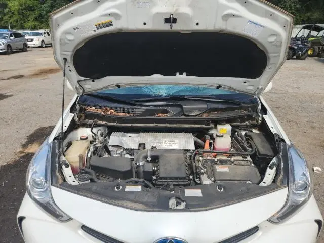 2017 TOYOTA PRIUS V   