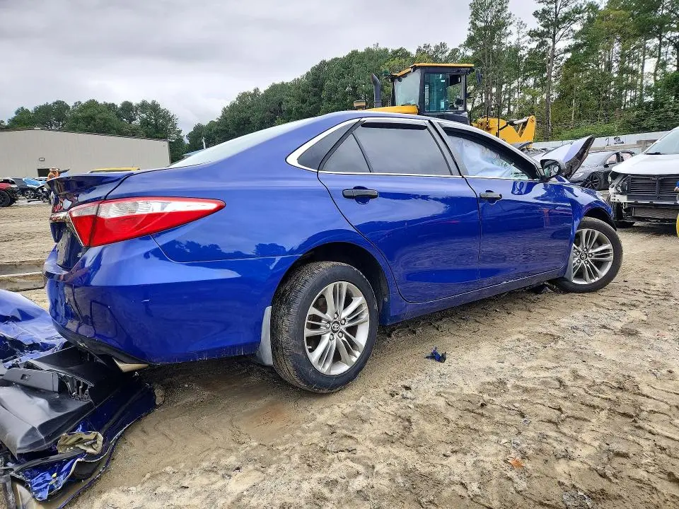 2015 TOYOTA CAMRY SE  