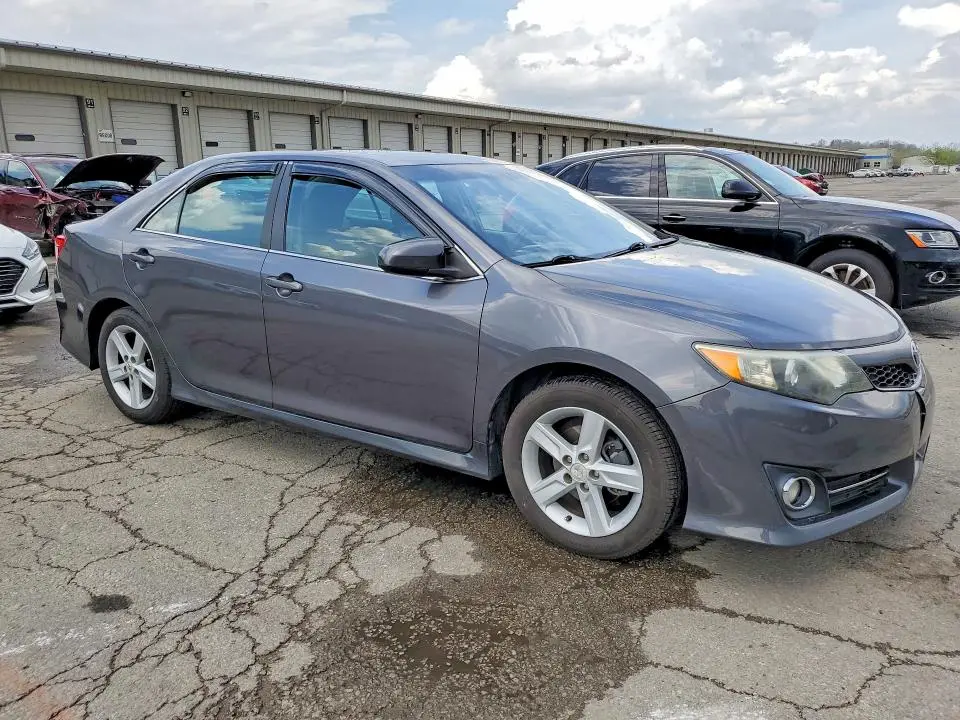 2012 TOYOTA CAMRY SE  