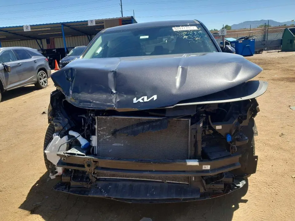 2024 KIA CARNIVAL LX  