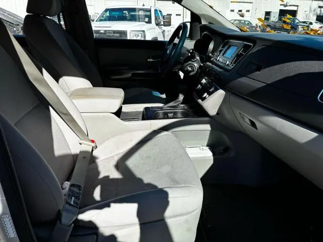 2017 KIA SEDONA L  