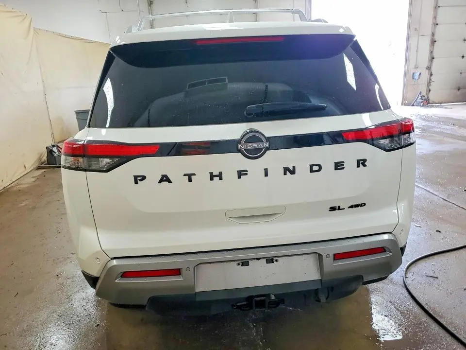 2023 NISSAN PATHFINDER SL  