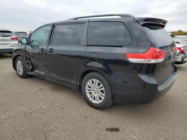 2014 TOYOTA SIENNA XLE  