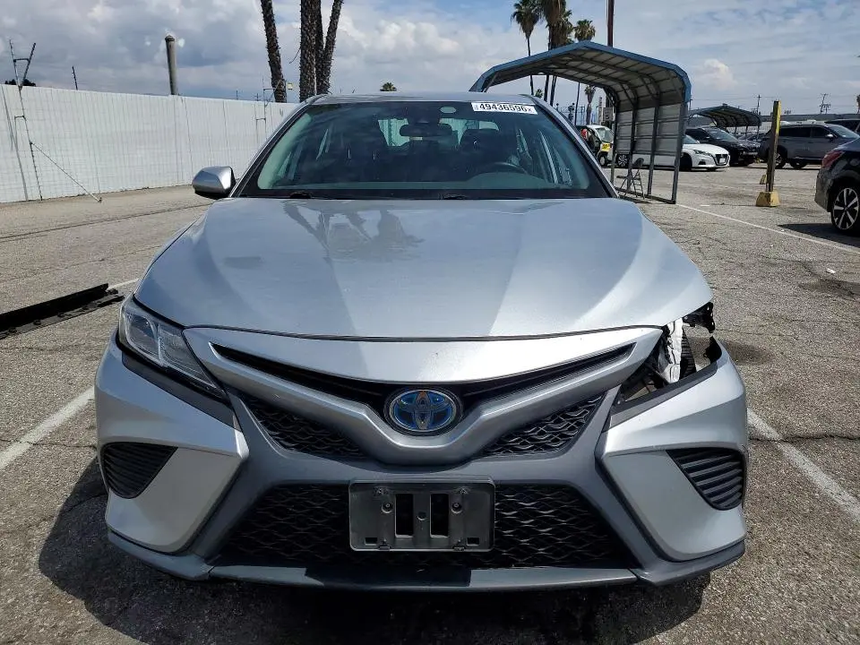 2020 TOYOTA CAMRY SE  