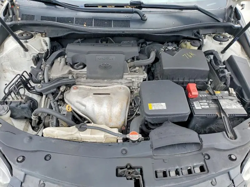 2016 TOYOTA CAMRY SE  