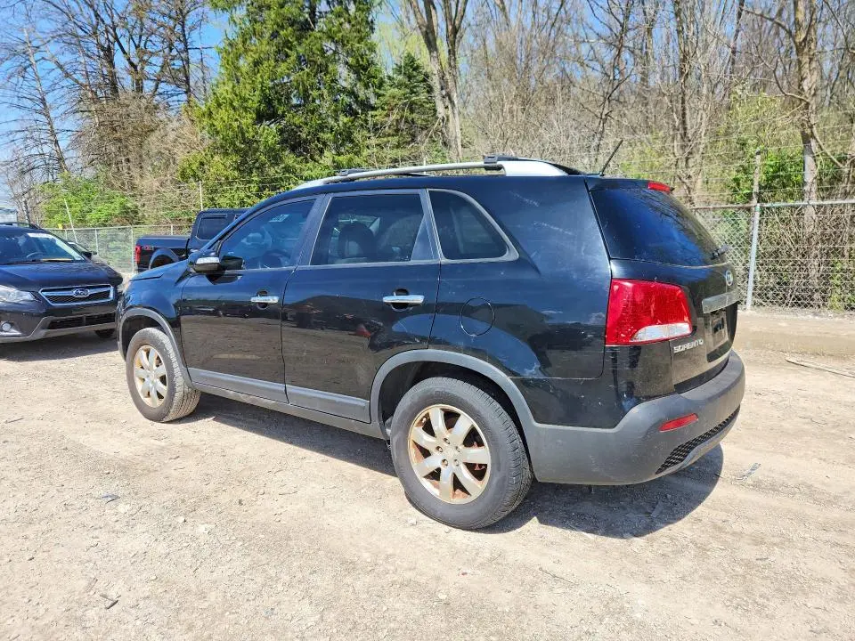 2011 KIA SORENTO LX  
