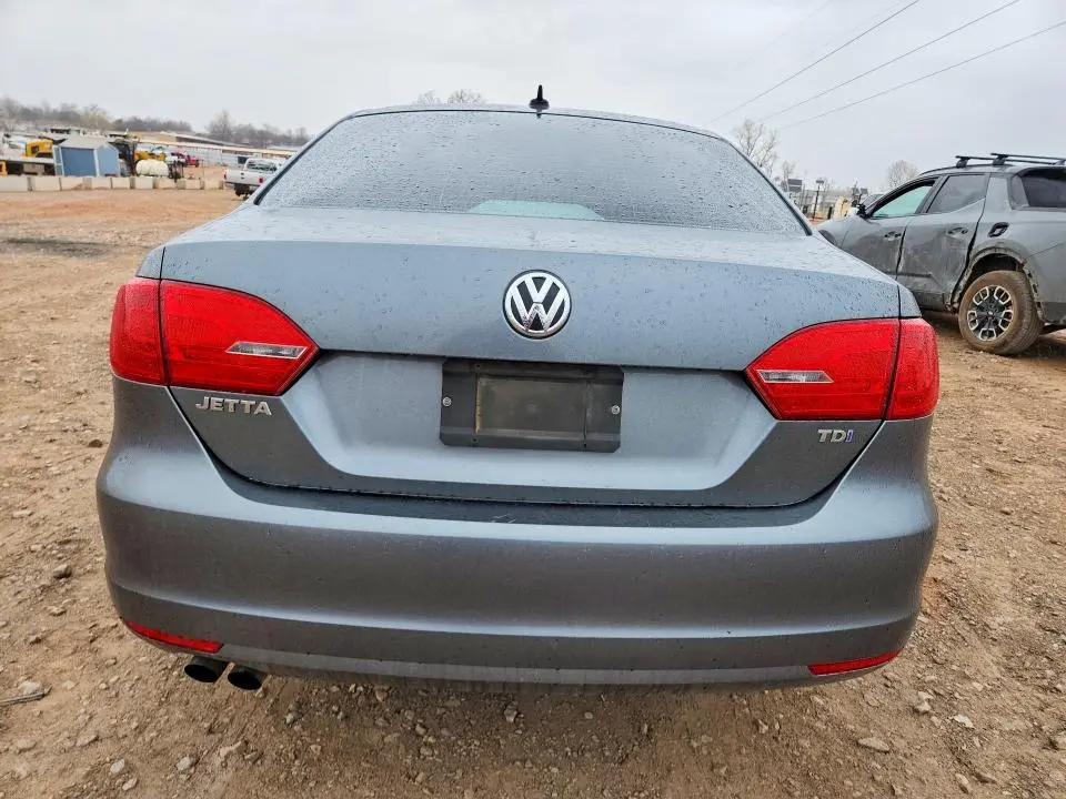 2011 VOLKSWAGEN JETTA TDI  