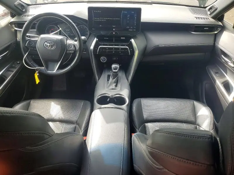 2021 TOYOTA VENZA XLE  