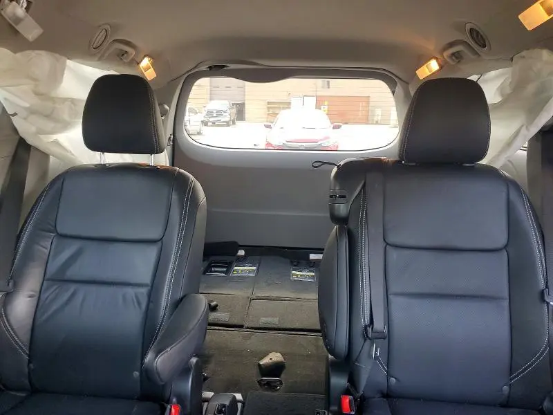 2018 TOYOTA SIENNA SE PREMIUM 8-PASSENGER  