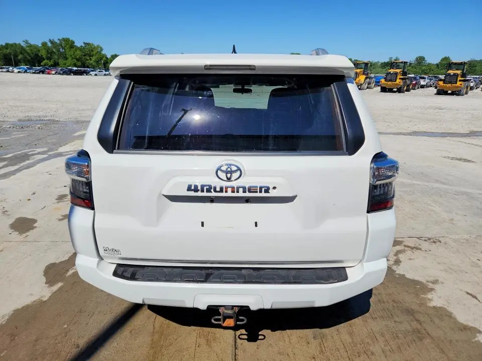 2018 TOYOTA 4RUNNER SR5  