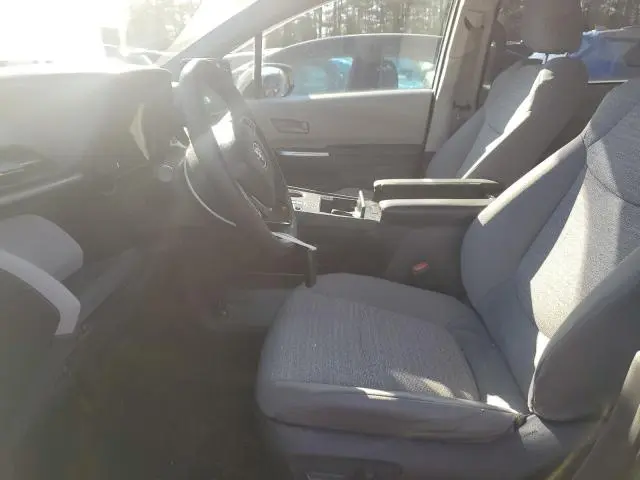 2021 TOYOTA SIENNA LE  