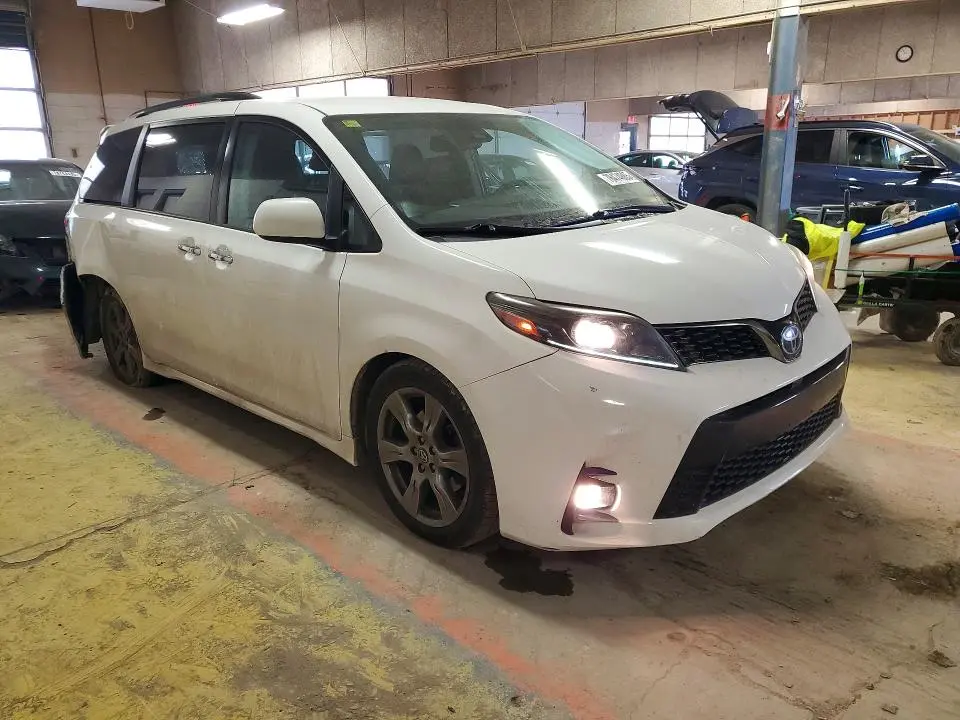 2018 TOYOTA SIENNA SE 8-PASSENGER  
