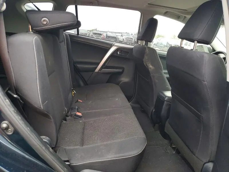 2018 TOYOTA RAV4 XLE  