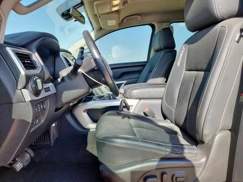 2019 NISSAN TITAN SV  