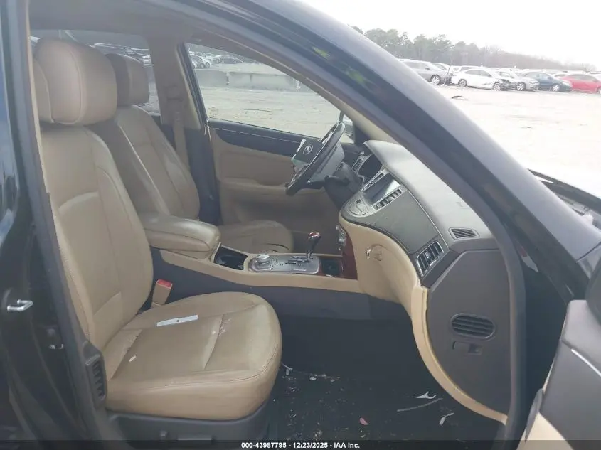 2013 HYUNDAI GENESIS 3.8