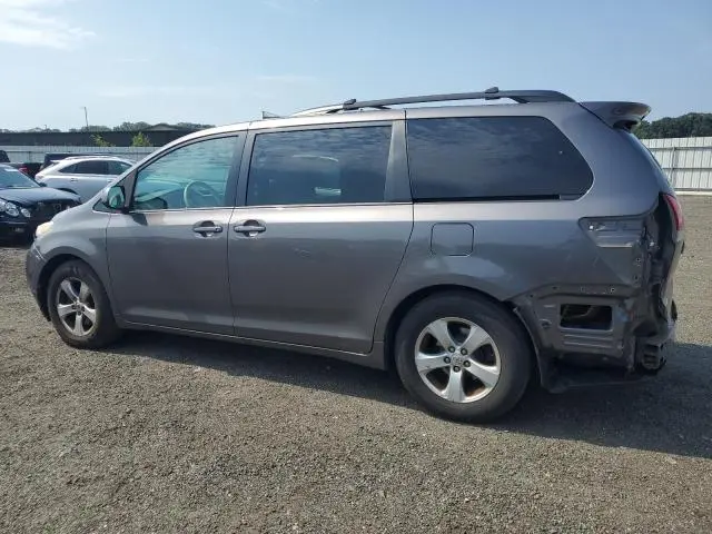 2013 TOYOTA SIENNA LE  