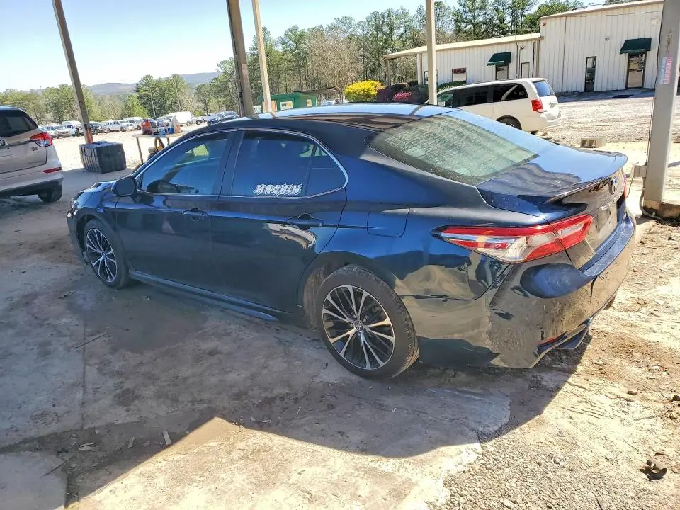 2018 TOYOTA CAMRY SE  