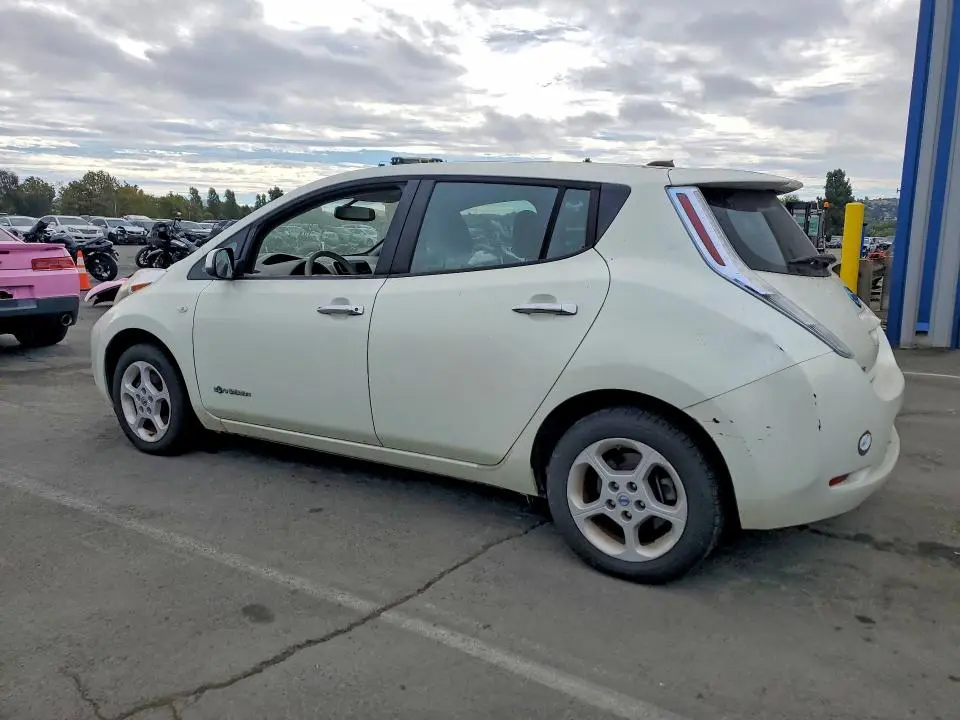 2011 NISSAN LEAF SV  