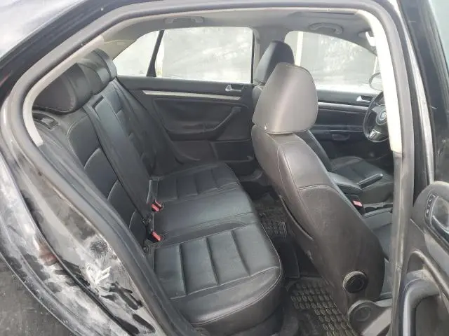 2010 VOLKSWAGEN JETTA SE  