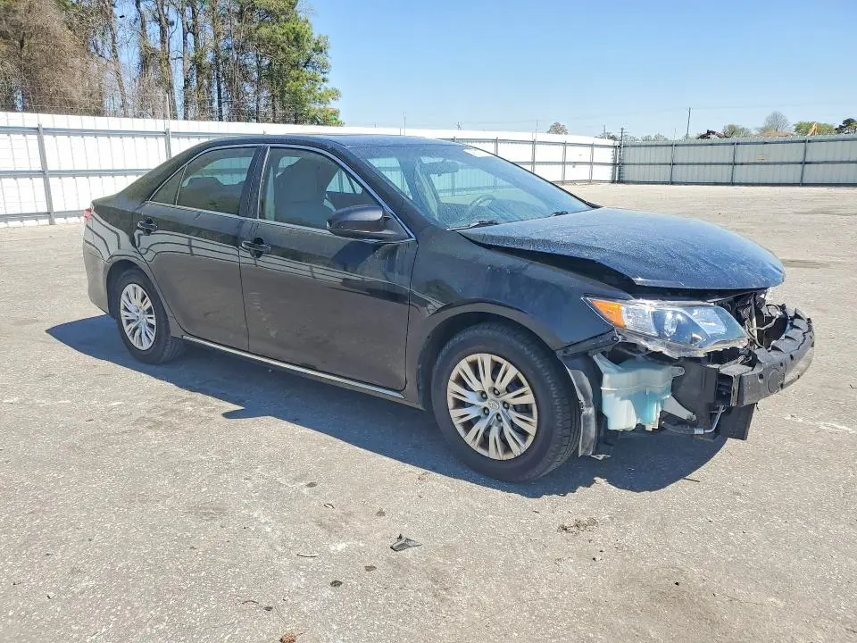 2014 TOYOTA CAMRY LE  