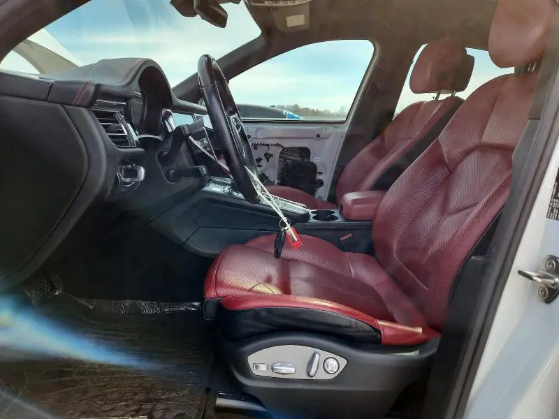 2019 PORSCHE MACAN   