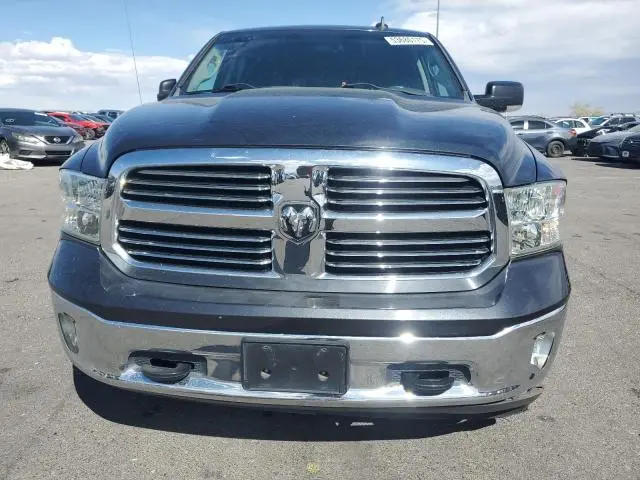 2015 RAM 1500 SLT  