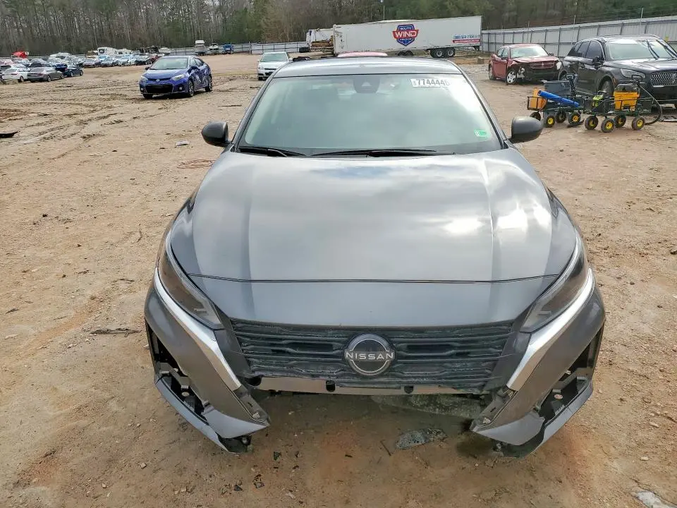 2024 NISSAN ALTIMA SV  